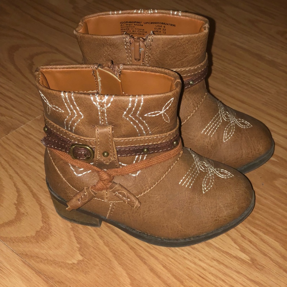 Toddler Girl Cowgirl boots with embellishments